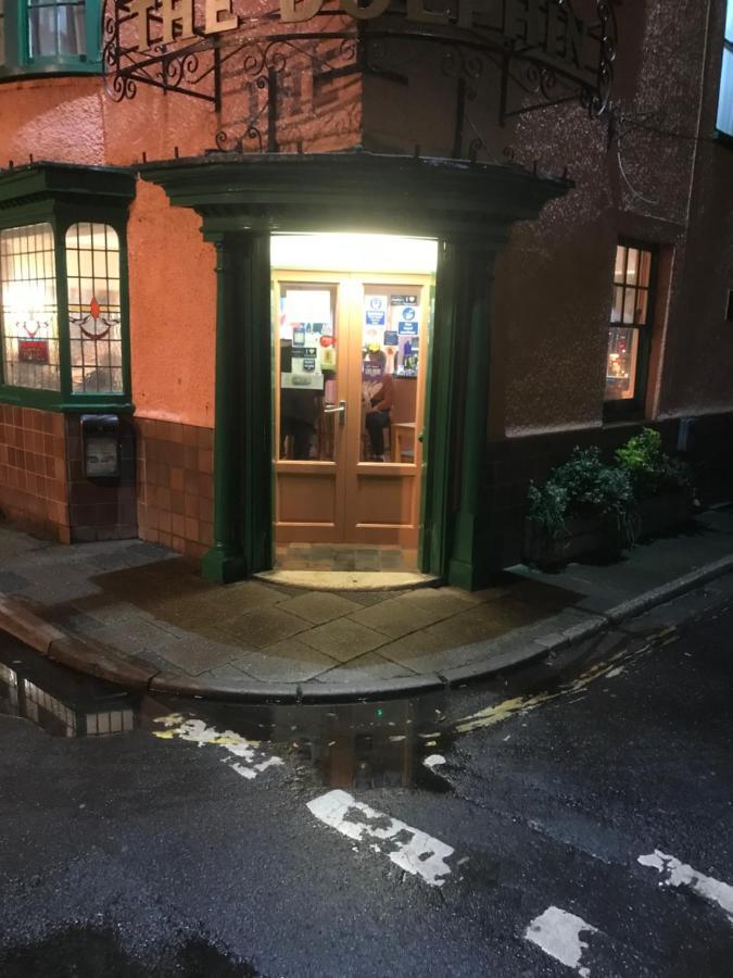 Dolphin Hotel Public House 웨이머스만 외부 사진