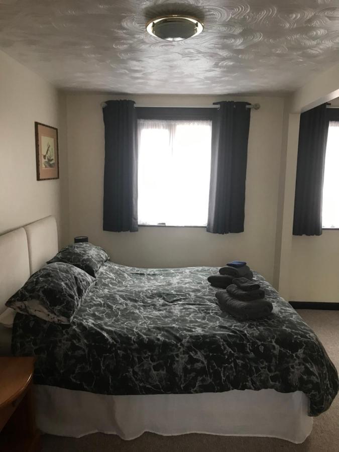 Dolphin Hotel Public House 웨이머스만 외부 사진