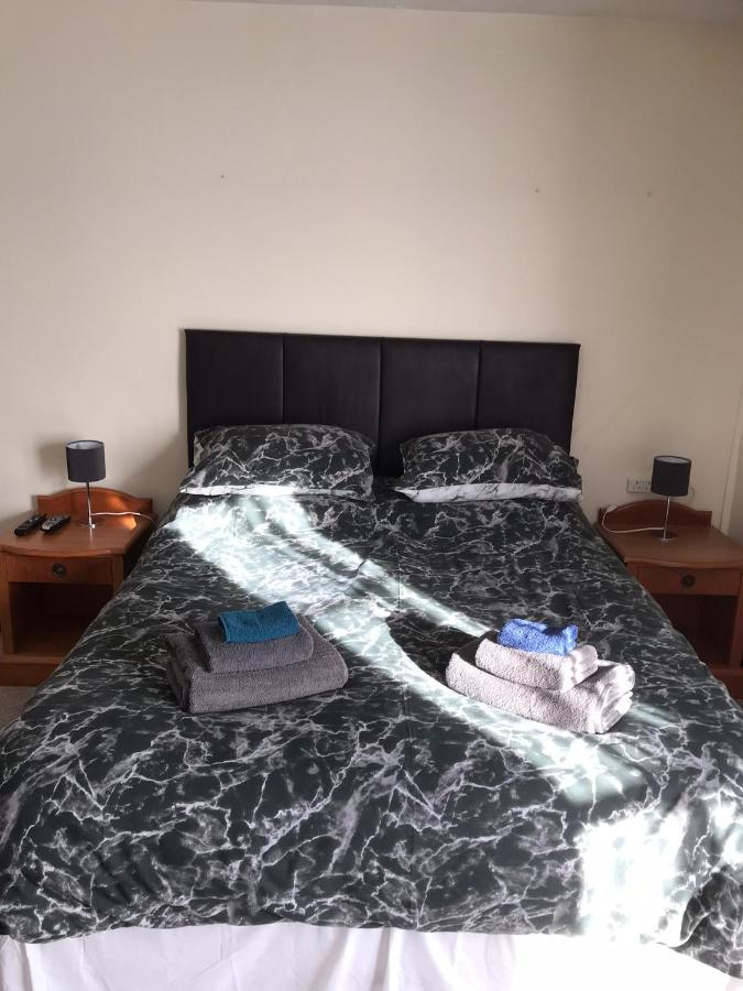 Dolphin Hotel Public House 웨이머스만 외부 사진